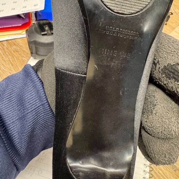 Nine West Lilyao Black Textile Floral Satin Peep Toe Heels Women's Size 7.5 - Picture 5 of 7